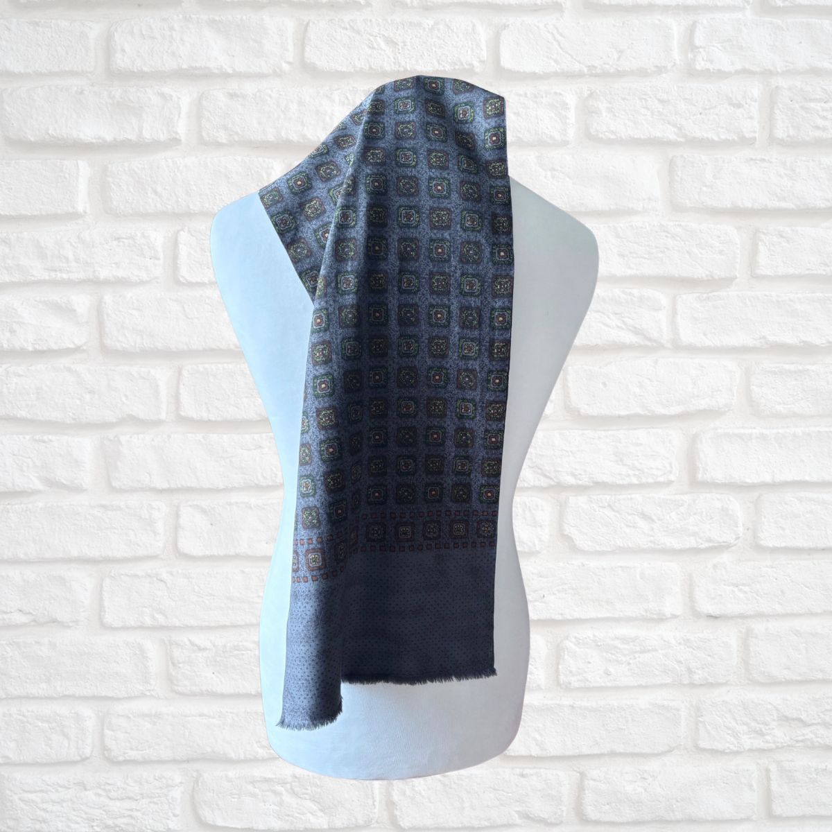 1960s Mod Style Wool and Silk Men’s Grey Geometric Print Vintage Scarf with Fringing
