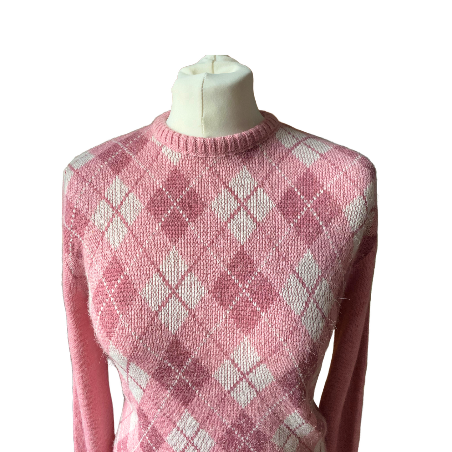 Pink and white fluffy sweater with diamond pattern for easy smart casual look