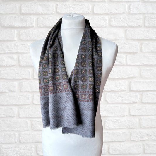 1960s Mod Style Wool and Silk Men’s Grey Geometric Print Vintage Scarf with Fringing
