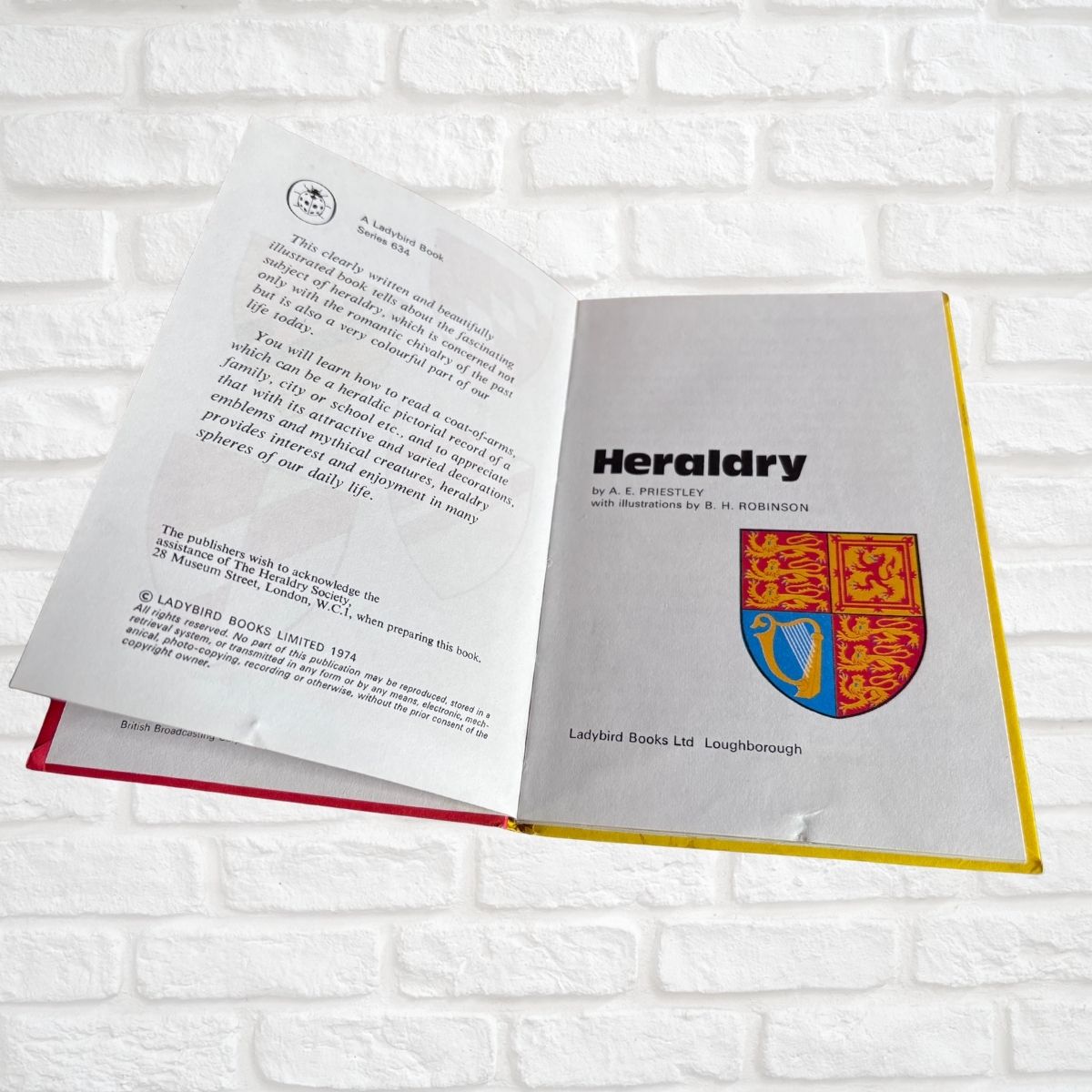 Learnabout…Heraldry. 1970s Vintage Ladybird Book. Series 633