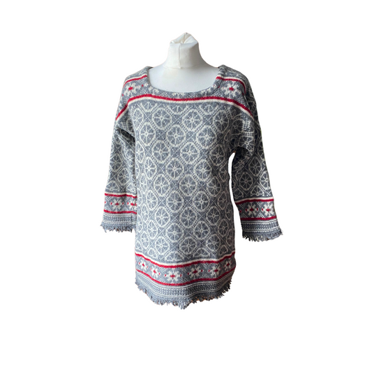 Vintage Nordic patterned wool Sisley jumper in grey, white, and red - front view