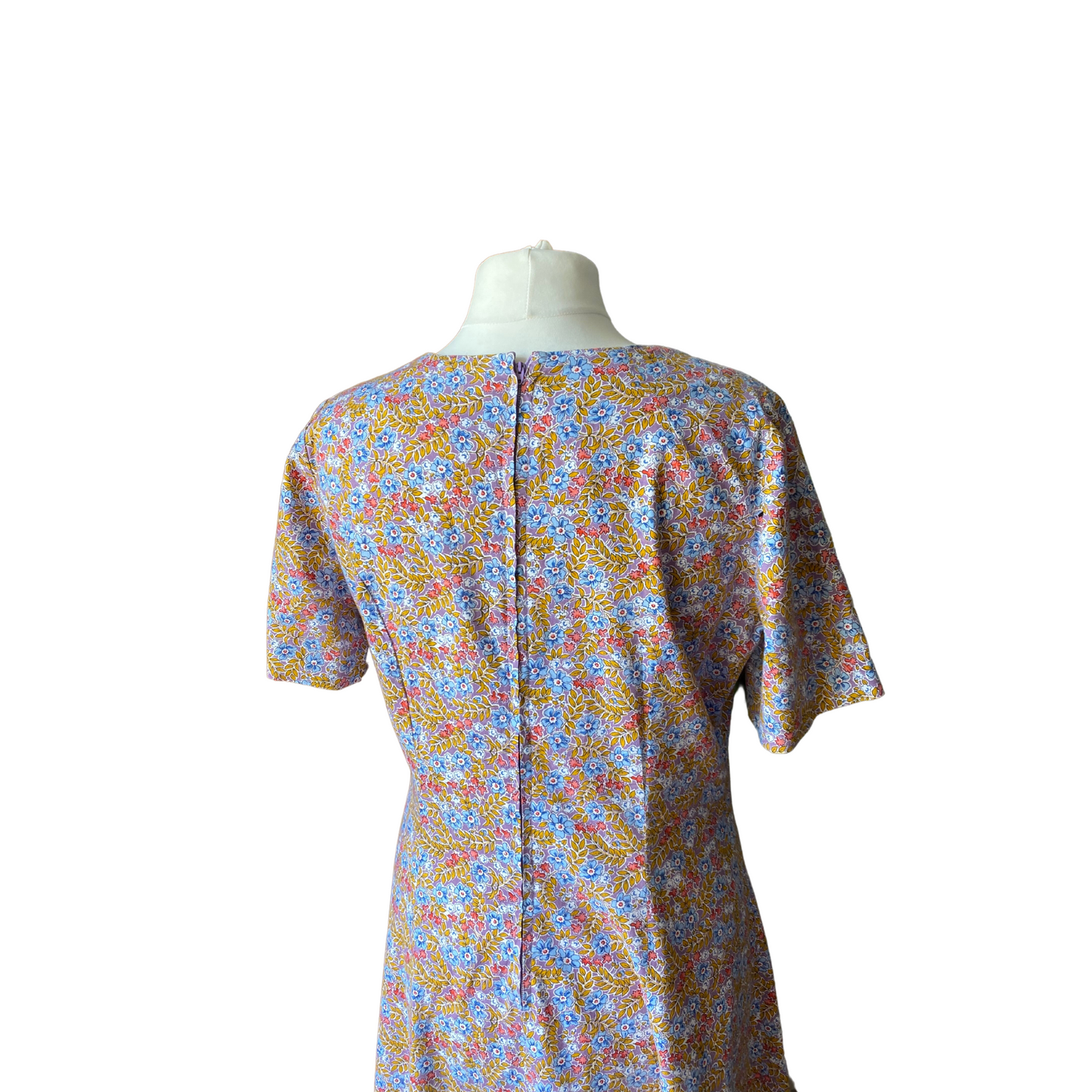 Cotton floral short sleeved vintage Summer dress. Approx UK size 18-20