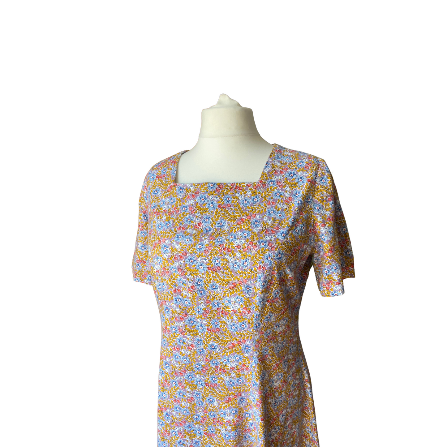 Cotton floral short sleeved vintage Summer dress. Approx UK size 18-20