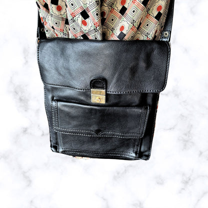 Vintage Black Leather Cross Body/ Shoulder Bag. Classic and Stylish. Perfect for Everyday