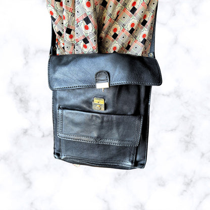 Vintage Black Leather Cross Body/ Shoulder Bag. Classic and Stylish. Perfect for Everyday