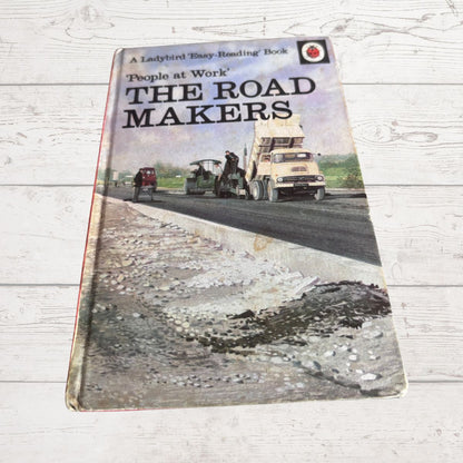Vintage 1970s Ladybird People at Work Book. The Road Makers. Easy Reading. Series 606B