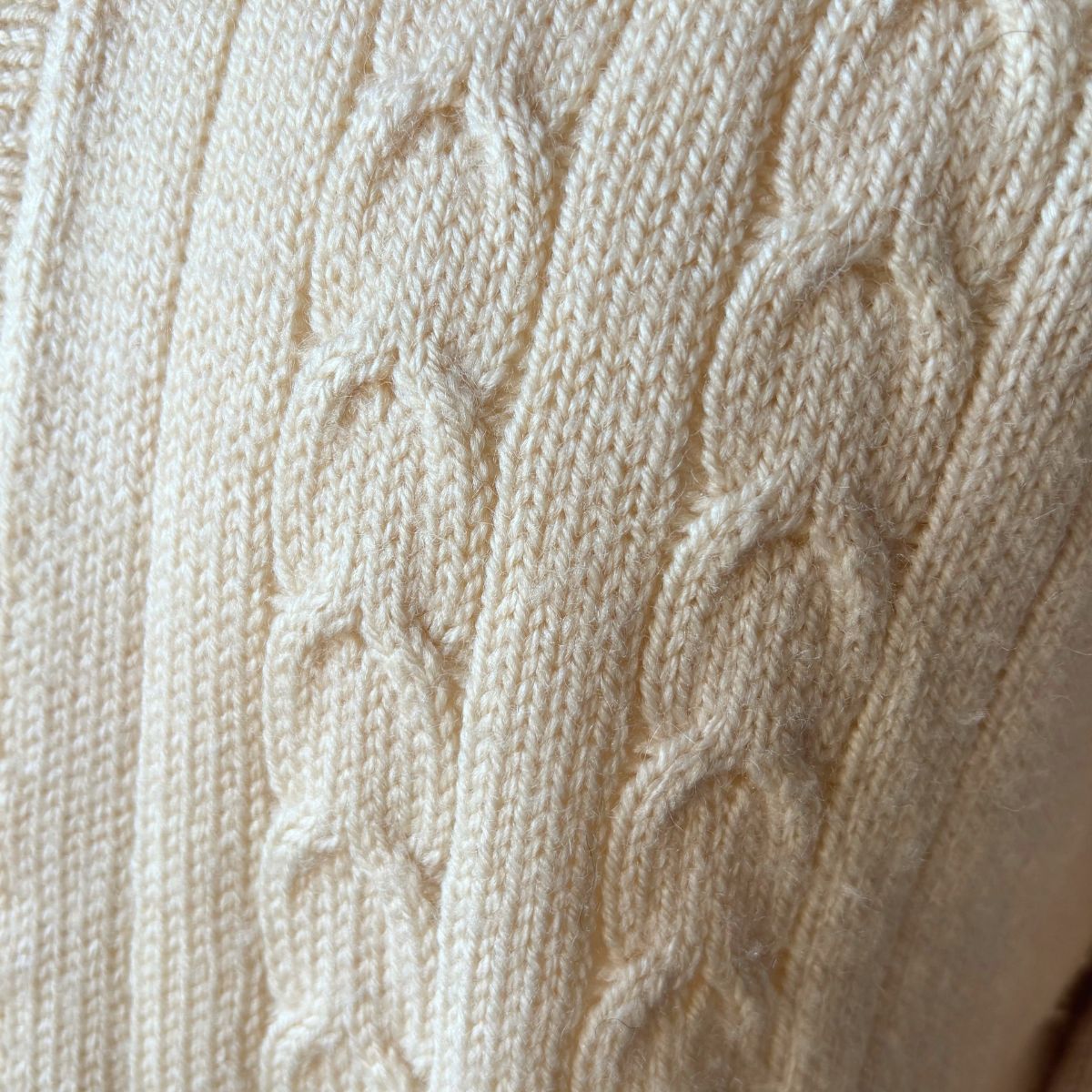 Cable knit cream vintage cardigan close up 