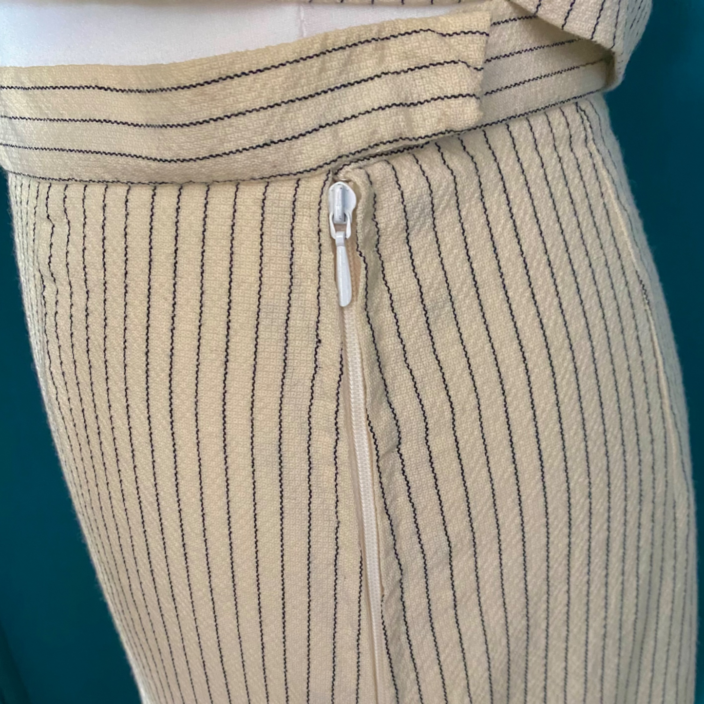 60s cream  and Black fine Pinstripe Skirt Suit – Vintage Co ord set . Approx UK size 8-10