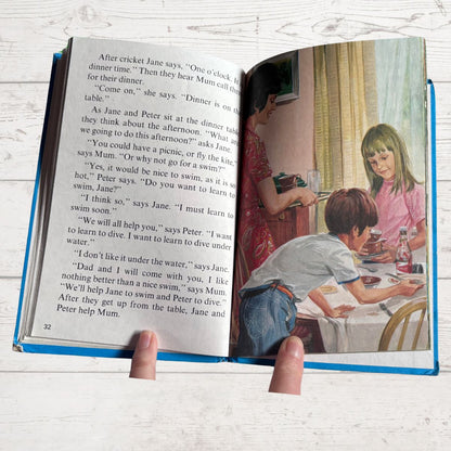 1980s Vintage Ladybird Book.Sunny Days. Keyword Reading Scheme Book 8a