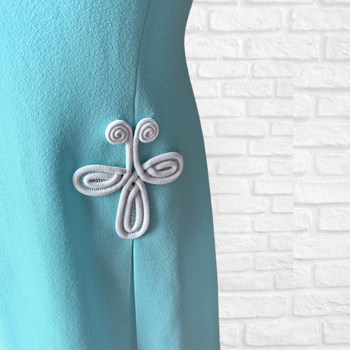 60s Aqua Blue & White Mod Style Sleeveless Vintage Scooter Dress. Approx UK Size 16-18