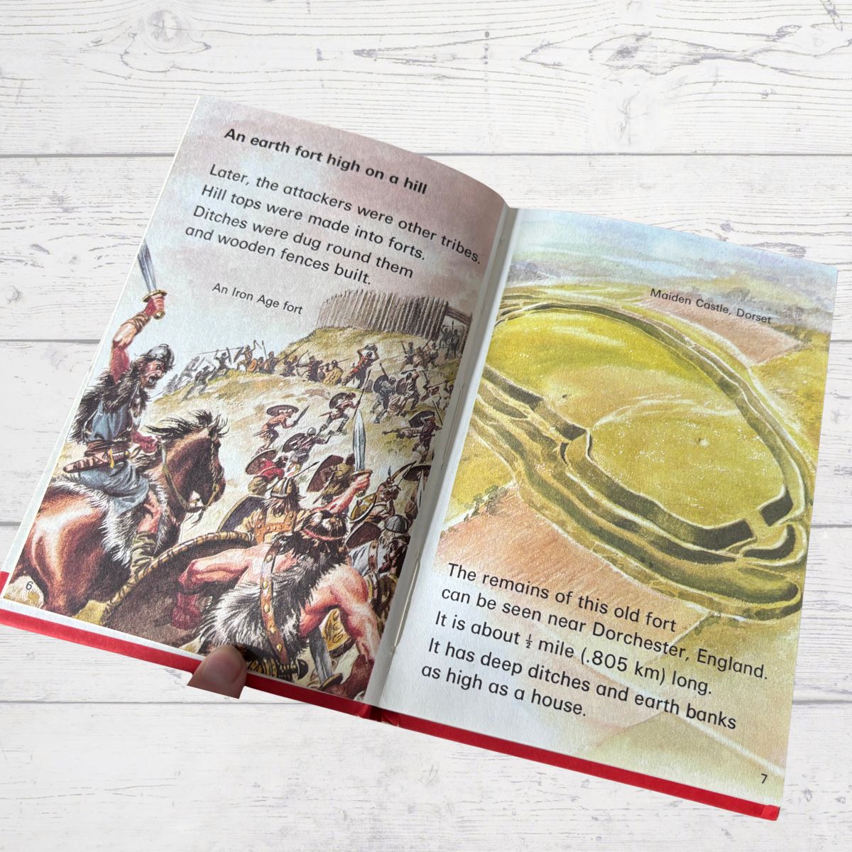 Vintage 1970s children’s book, Castles. A Ladybird Leader reading book. Series 737
