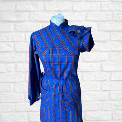 60s blue tartan long sleeved mini dress with button up back. Approx U.K. size 8-10