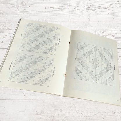 Make a Quilt in a Day - The Log Cabin Pattern. A Vintage Quilting Book by Eleanor Burns.