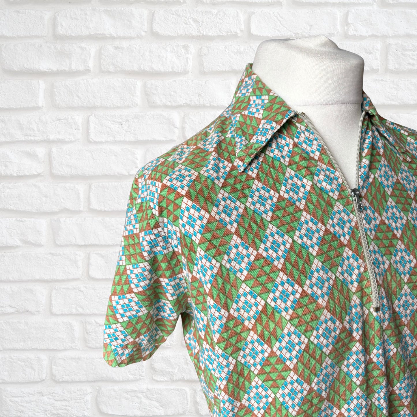 70s Cotton Geometric Print Shirt with Zip  - Classic Retro Style. Approx UK size M - L ( men) 16-28 (women )