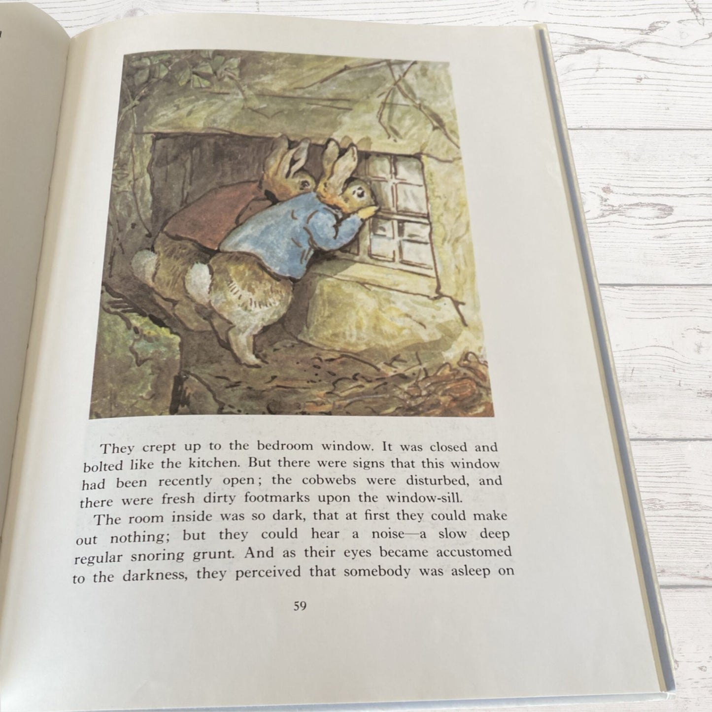 The Complete Adventures of Peter Rabbit: 1982 Edition - Fully Illustrated Hardcover Book
