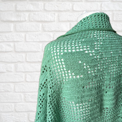 Vintage 70s Boho style Hand Crocheted Triangular Green Vintage Shawl/Wrap.Free Size