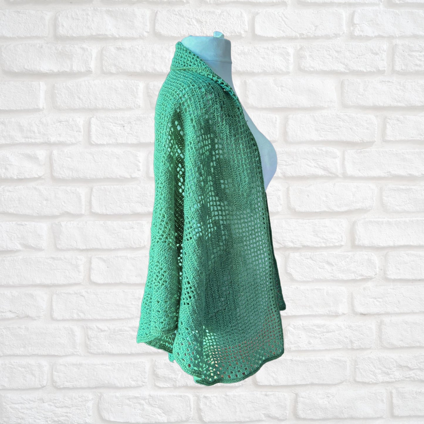 Vintage 70s Boho style Hand Crocheted Triangular Green Vintage Shawl/Wrap.Free Size