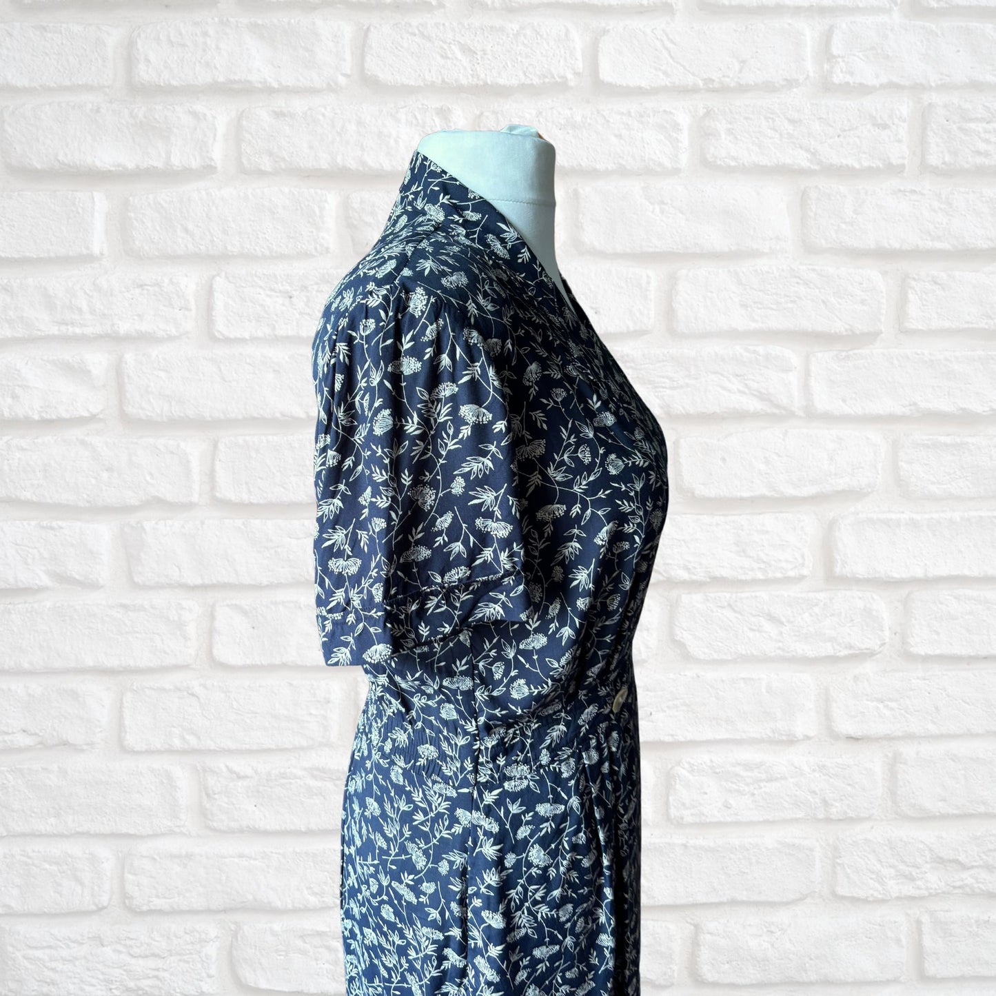 Vintage 80s Navy Blue & Cream Floral Maxi Dress by Robbie Bee. Approx UK size 16