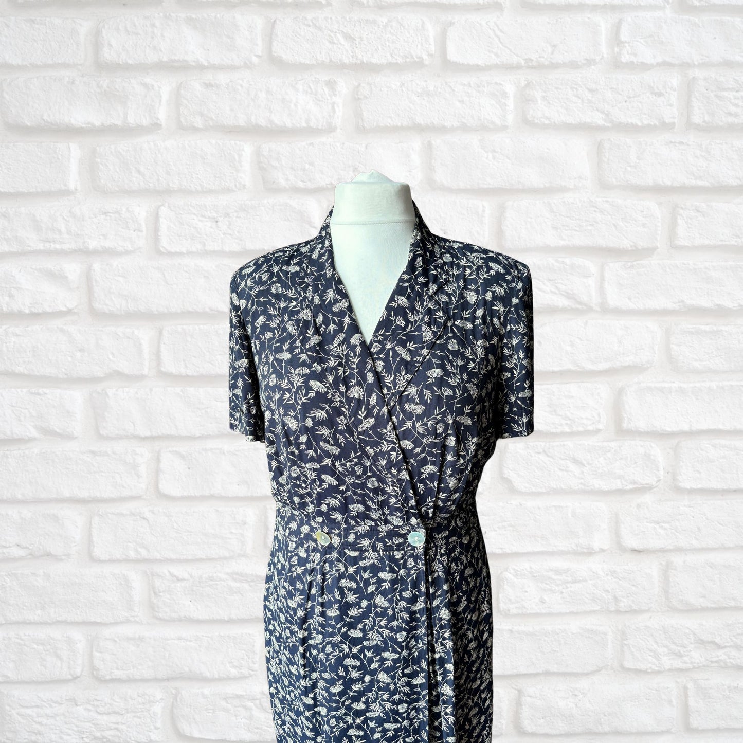 Vintage 80s Navy Blue & Cream Floral Maxi Dress by Robbie Bee Bristol Betty Vintage Vintage 80s Navy Blue & Cream Floral Maxi Dress by Robbie Bee Bristol Betty Vintage