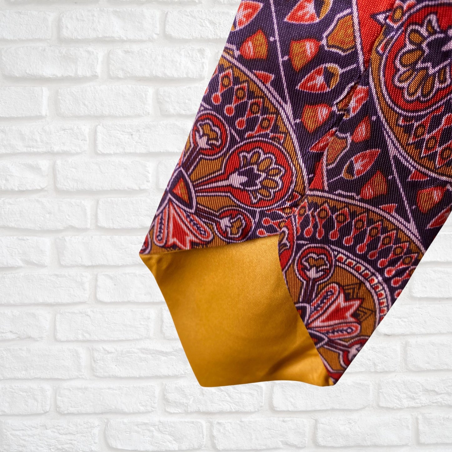 Vintage 60s Mod Style Abstract Paisley Neck Tie. Great with 60s or 70s Shirts