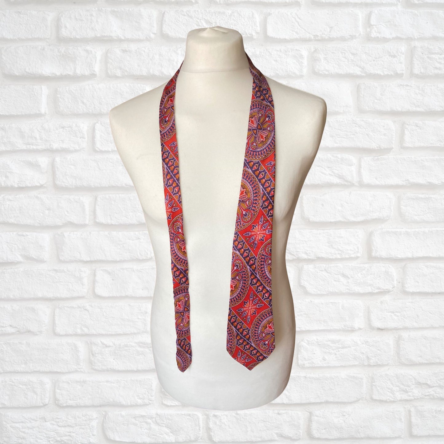 Vintage 60s Mod Style Abstract Paisley Neck Tie. Great with 60s or 70s Shirts