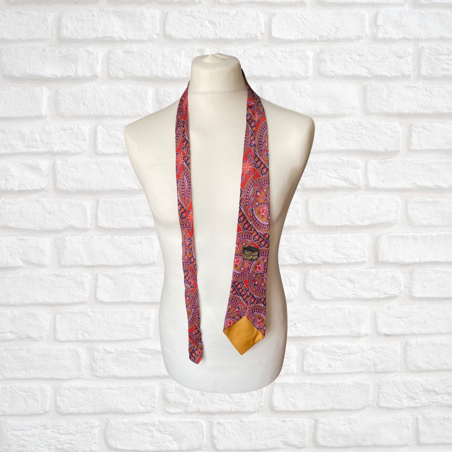 Vintage 60s Mod Style Abstract Paisley Neck Tie. Great with 60s or 70s Shirts