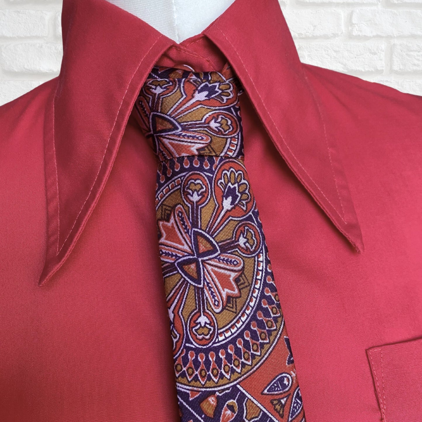 Vintage 60s Mod Style Abstract Paisley Neck Tie. Great with 60s or 70s Shirts