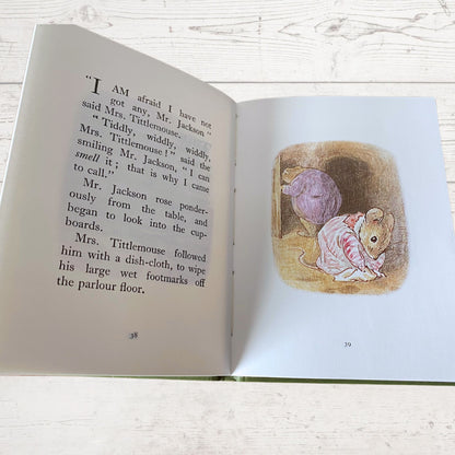 The Tale of Mrs. Tittlemouse. Vintage Beatrix Potter book. 1989 edition. Great gift idea.