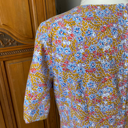 Cotton floral short sleeved vintage Summer dress. Approx UK size 18-20