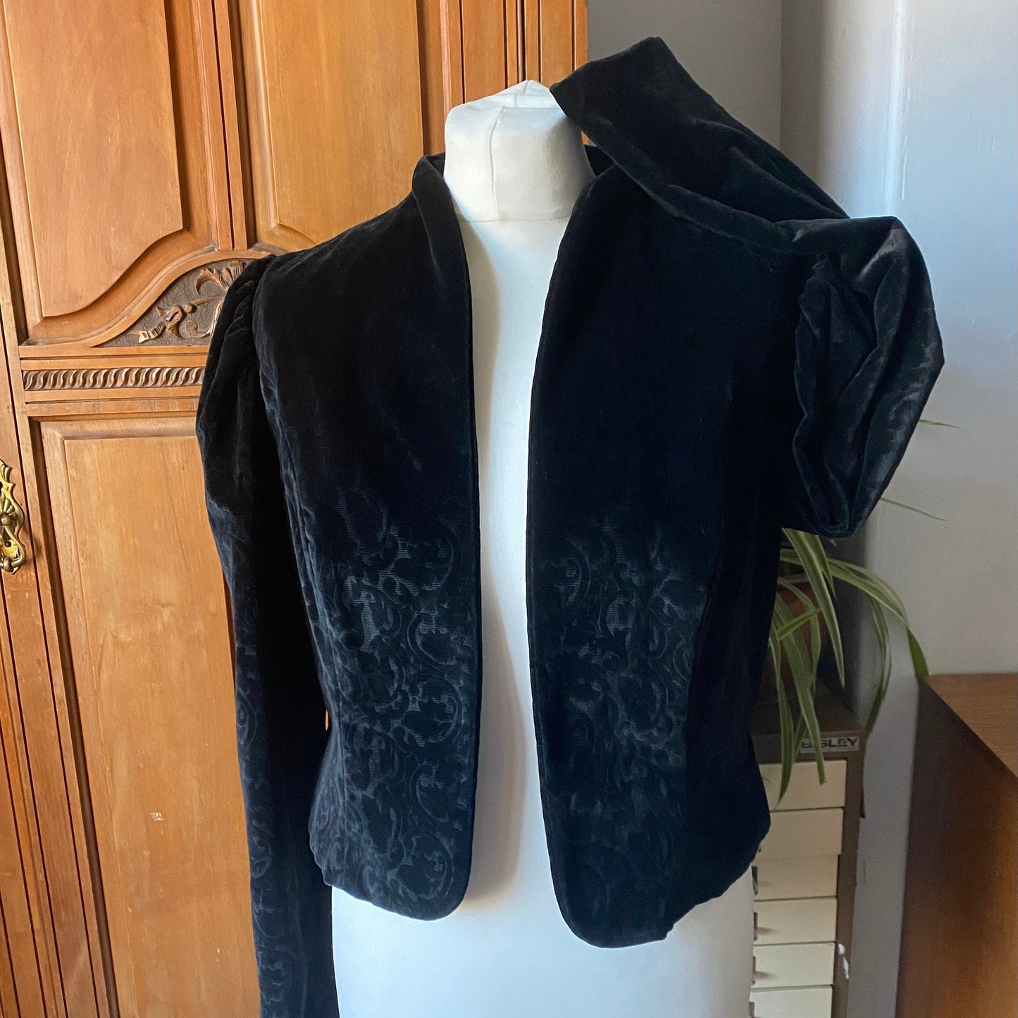 Vintage Austrian Dirndl Cropped Black Velvet Jacket. Approx U.K. size 8-12
