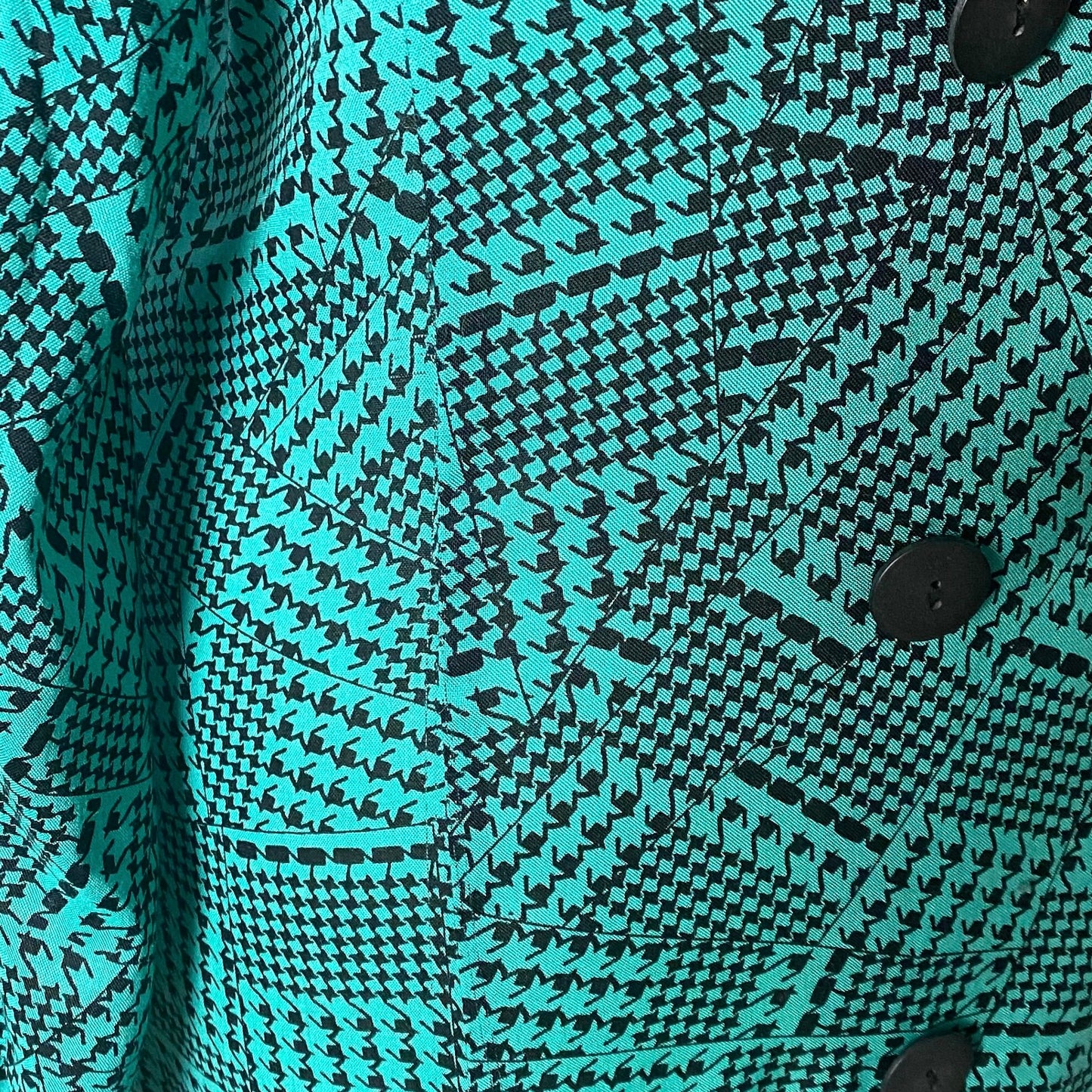 80 green and black dogtooth print suit dress. . Approx U.K. size 16