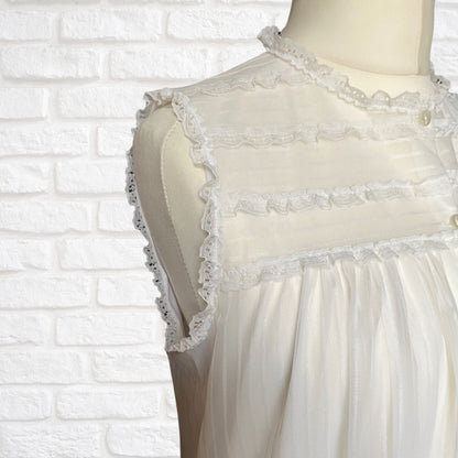 Vintage 60s Frilly White Babydoll Smock Style Nightdress. Approx UK size 12-14