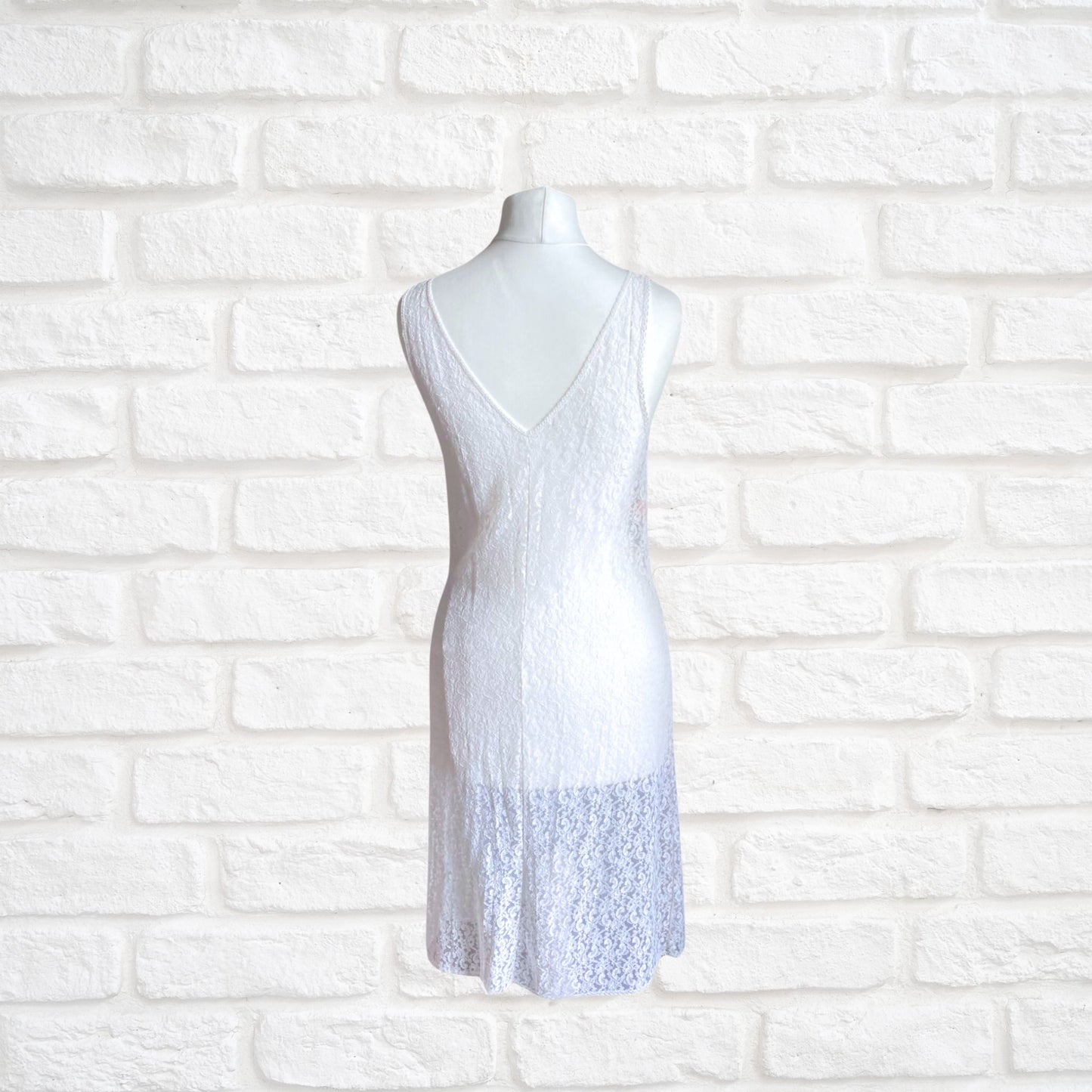 Vintage 60s White Lace Fitted Slip Dress with bow detail. Approx U.K. size 4-6