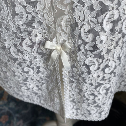 Vintage 60s White Lace Fitted Slip Dress with bow detail. Approx U.K. size 4-6