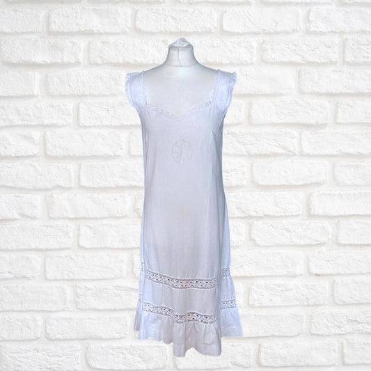 Vintage Edwardian Style White Linen Slip Dress with Lace Detailing. Approx UK size 10 -12