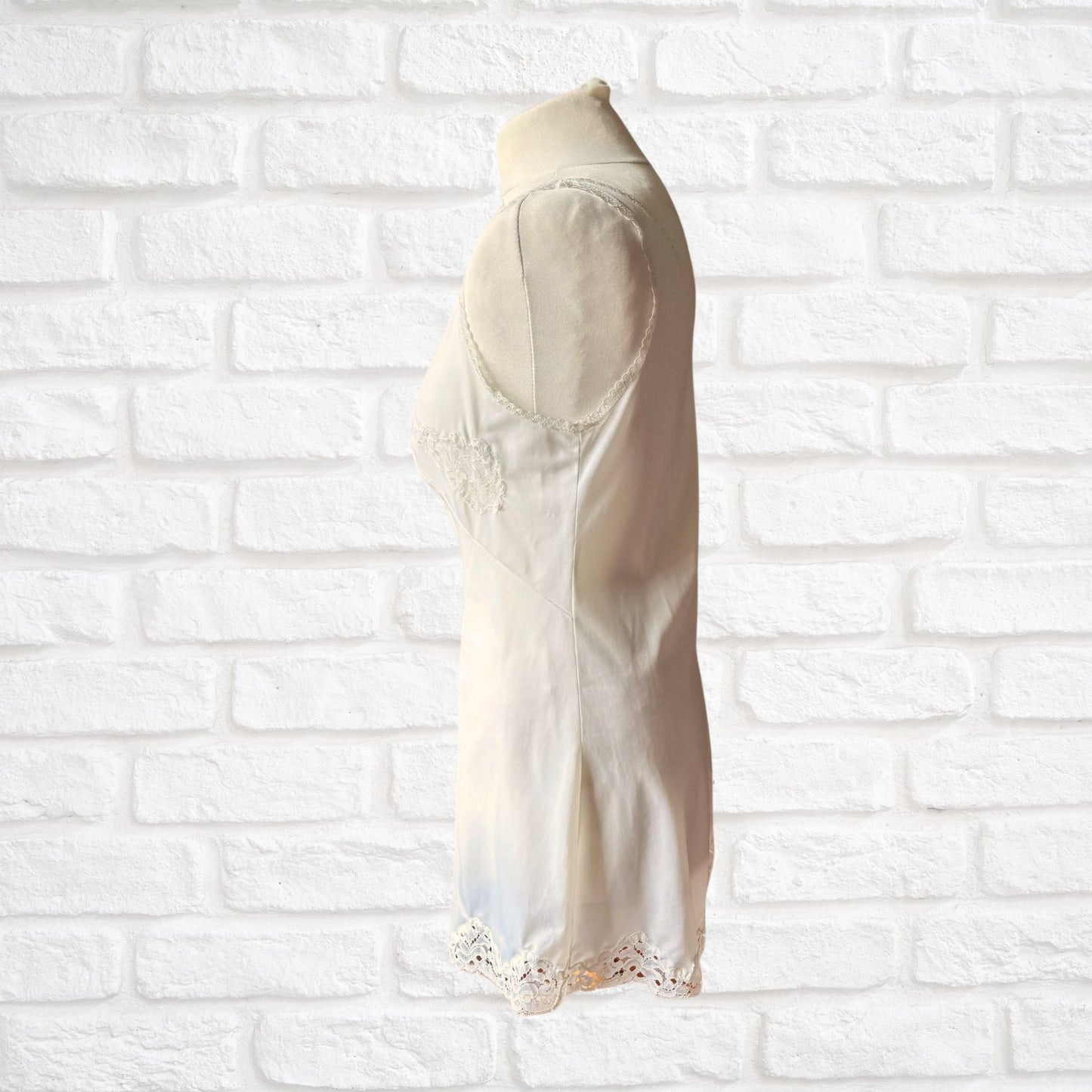 Creamy White Lace Decorated V Neck Vintage Mini Slip Dress.  Approx U.K. size 8-10