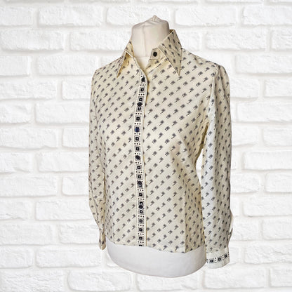 Stylish 70s Cream and Black Geometric Print Dagger Collar Blouse. Approx UK size 10-14