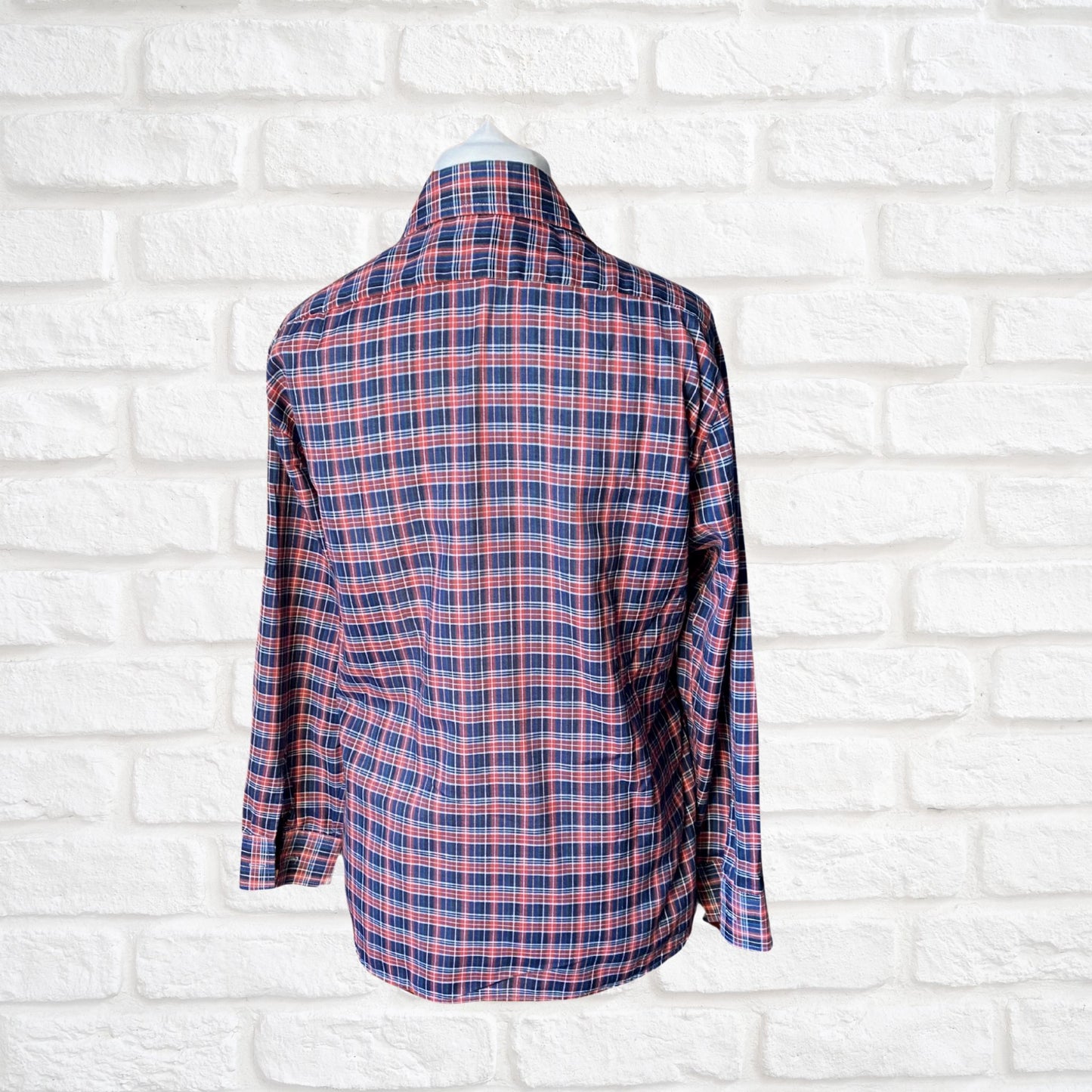 70s Vintage Red and Blue Checked Lightweight Shirt with Dagger Collar - Classic Retro Style for Casual Weekend Wear. Approx UK size M to L (men) 16-18 (women)