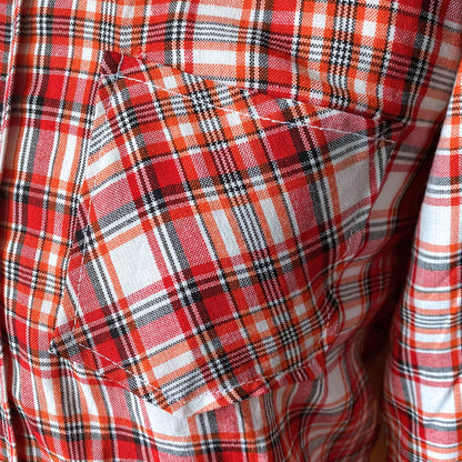 70s Checked Lightweight Vintage Shirt with Wide Collar. Approx UK size XS -S (men) 8-12 (women)