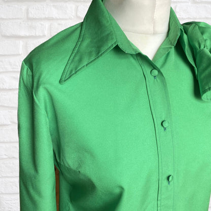 70s Vibrant Green Long Sleeved Vintage Blouse with Dagger Collar .  Approx UK size 10-12