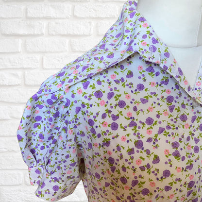 1970s white and lilac short sleeved floral shirt with dagger  collar Approx UK size 12-14