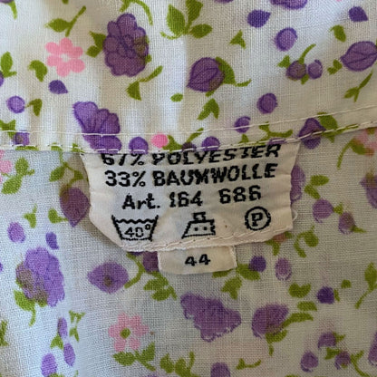 1970s white and lilac short sleeved floral shirt with dagger  collar Approx UK size 12-14