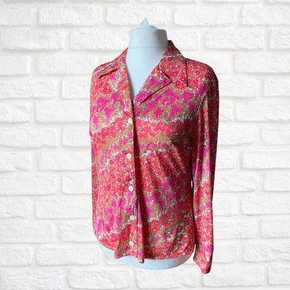70s pink floral blouse with dagger collar and long cuffed sleeves.Approx UK size 14-16