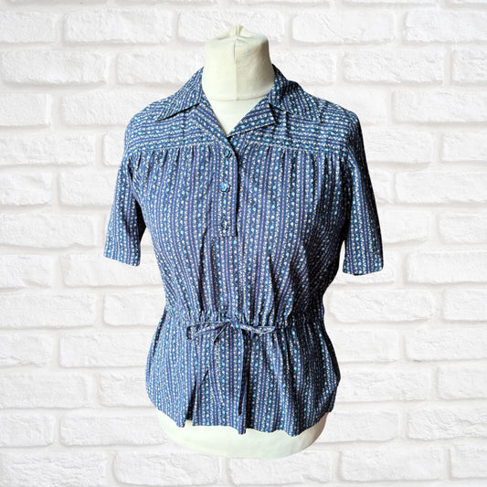 70s blue floral short sleeved cotton peplum blouse with drawstring waist. Approx UK size 14 -18