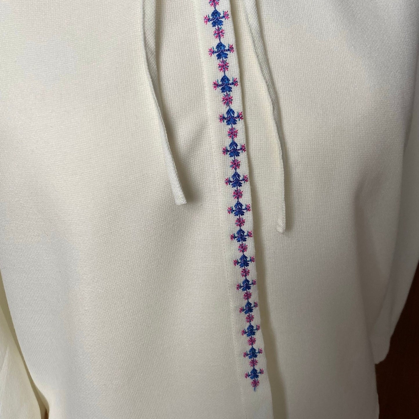 80s cream blouse with pink and blue floral embroidery and Peter Pan collar. Approx U.K. size 12-14