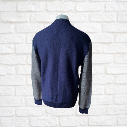 Vintage Blue and White Patterned  Zip Up Wool Cardigan. Approx UK size L -  XL ( men) / 20-22 (women)