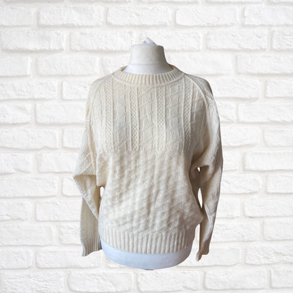 Italian Vintage Cream Textured Knit Wool Blend Crew Neck Jumper. Approx UK size 20-24 ( women ) / XL to XXL (men)