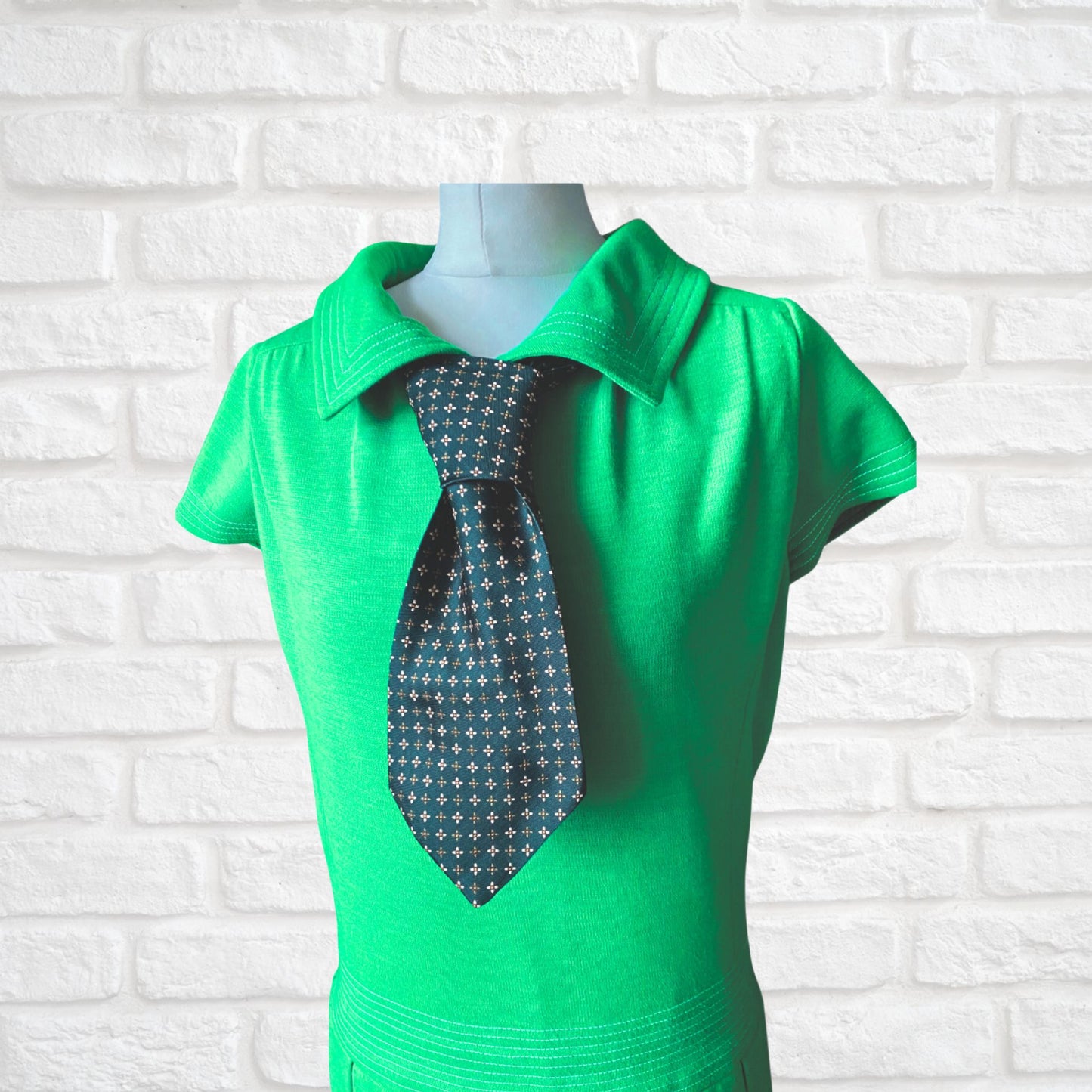 Bright Green Short Sleeved 60s Scooter Dress with Pleated Skirt .Approx UK  size 8-10