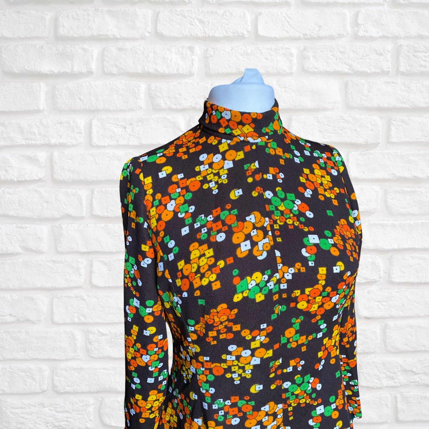 Vintage 60s Geometric Print Long Sleeved Mini Dress. Approx UK size 14-16