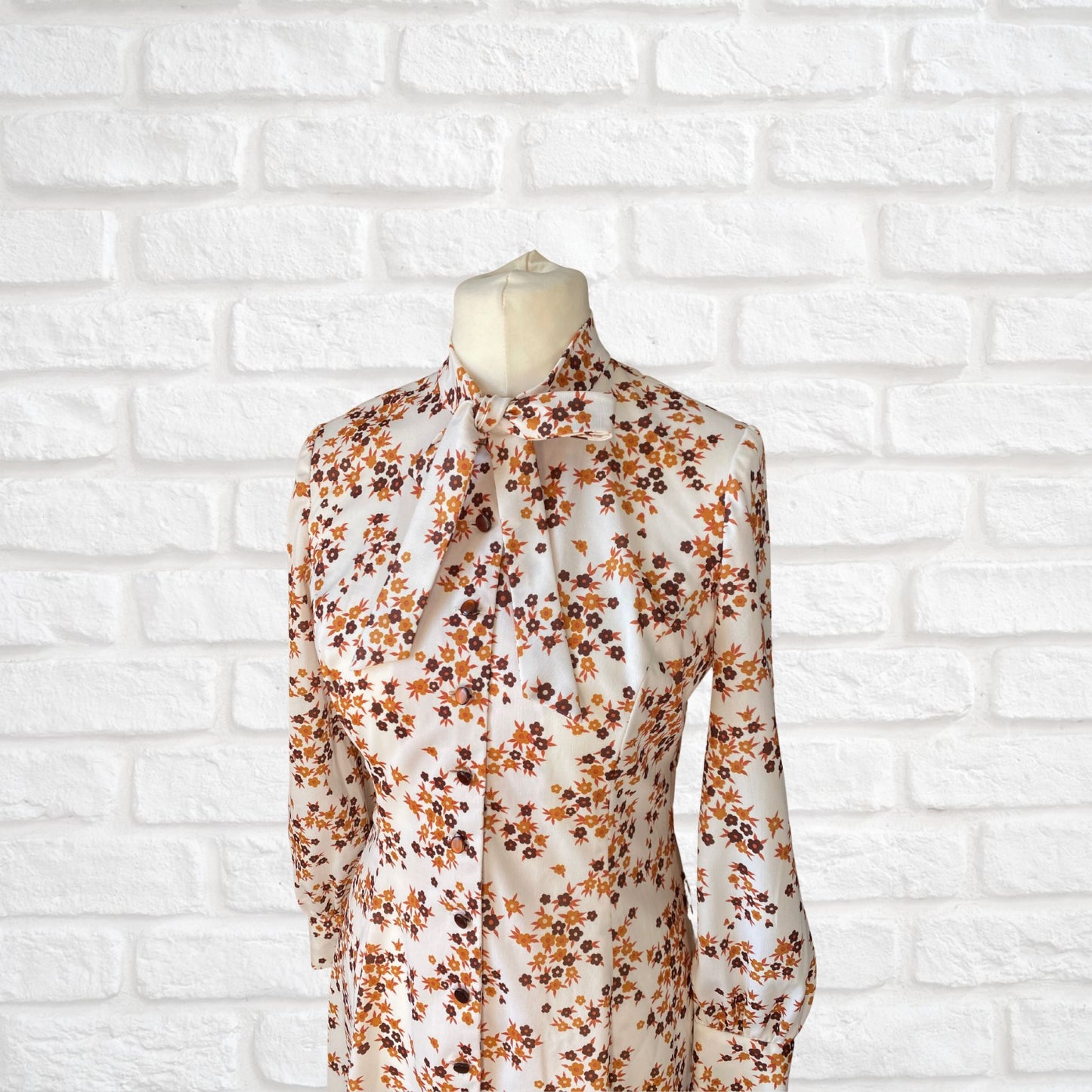 Vintage Cream and Brown Floral Print Dress with Tie Neck. Approx UK size 12-14
